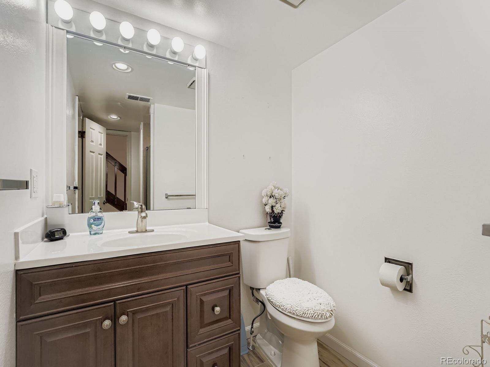1044 S Yampa Street Aurora CO 80017