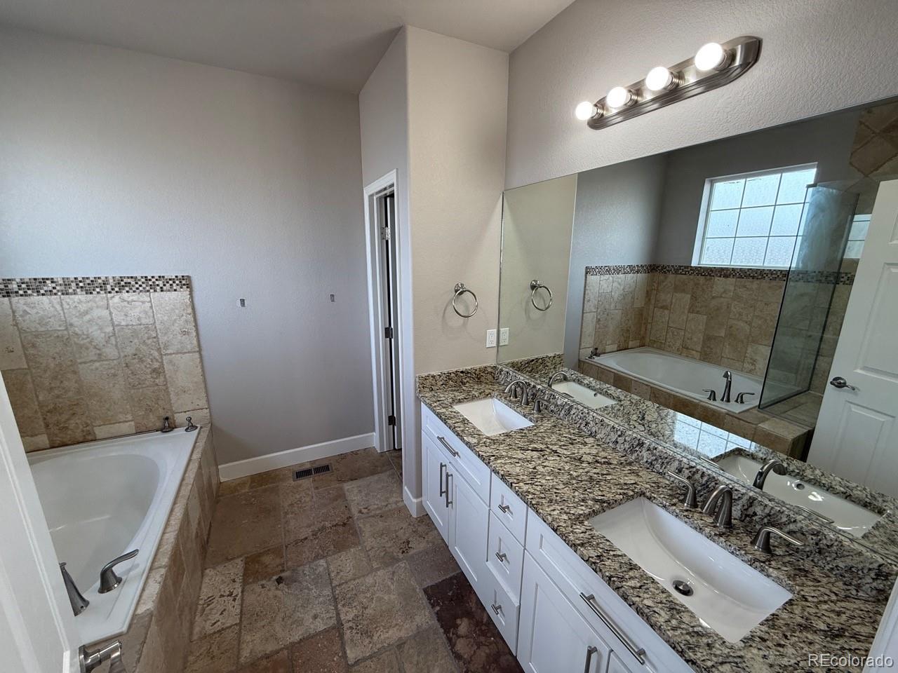 9805 W Hinsdale Place Littleton CO 80128