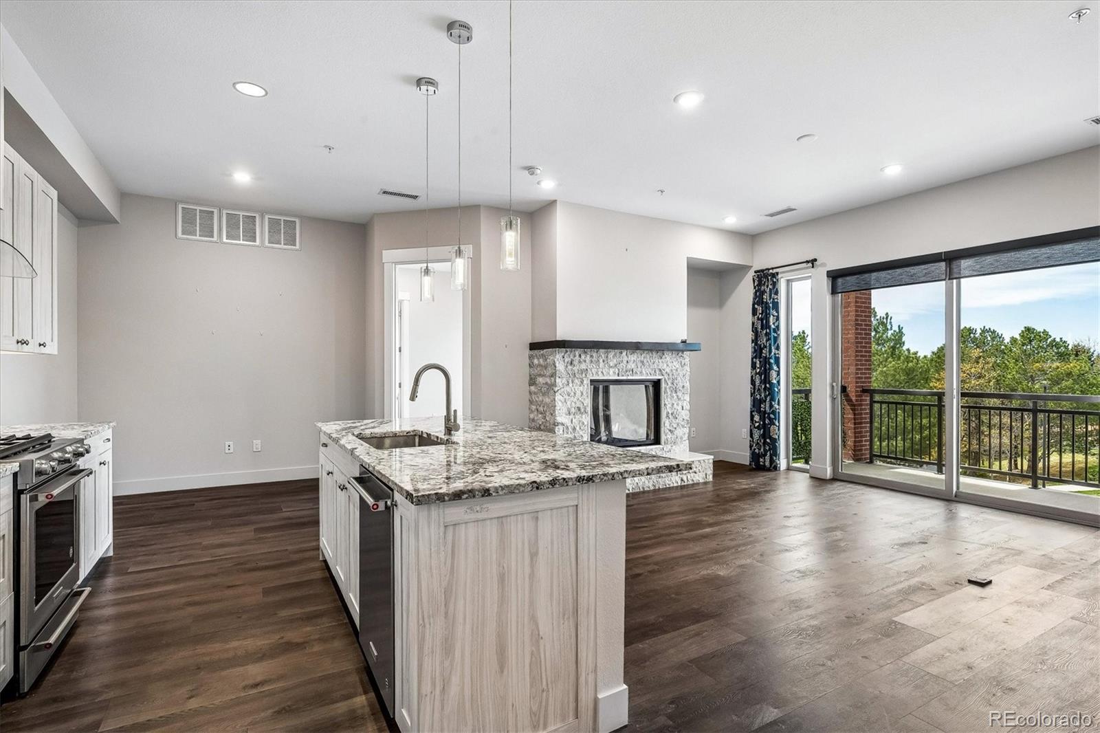 4885 S Monaco Street Denver CO 80237