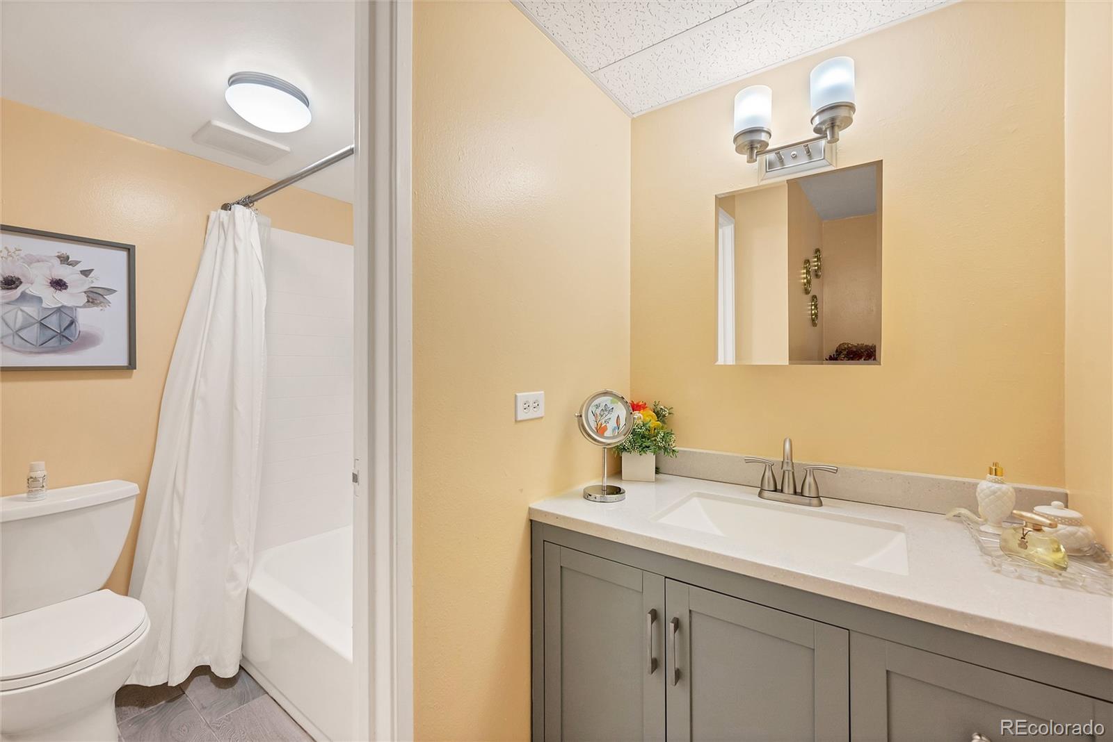 2281 S Vaughn Way Aurora CO 80014