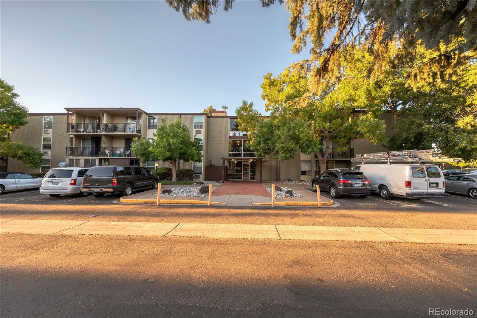 2281 S Vaughn Way Aurora CO 80014