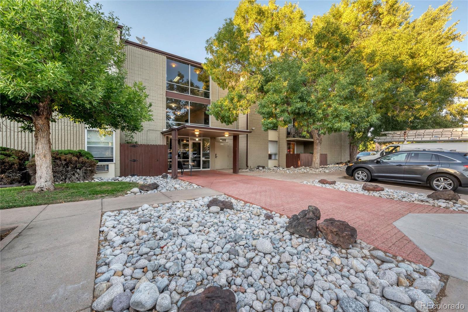 2281 S Vaughn Way Aurora CO 80014