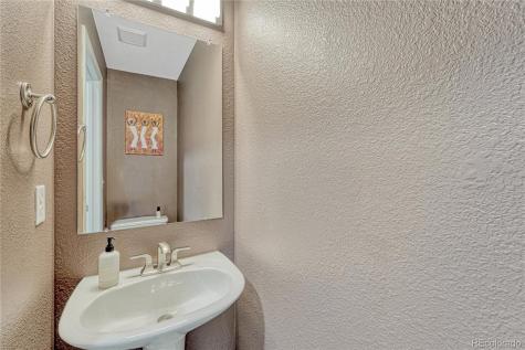 5427 S Quatar Court Aurora CO 80015
