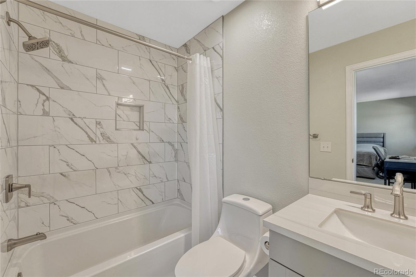 5427 S Quatar Court Aurora CO 80015