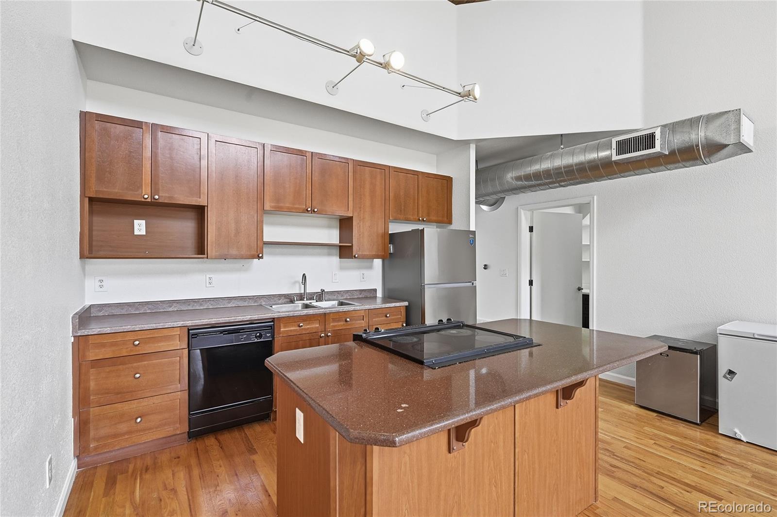 220 Roslyn Street Denver CO 80230