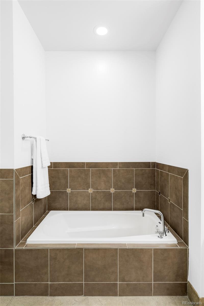 2958 Syracuse Street Denver CO 80238