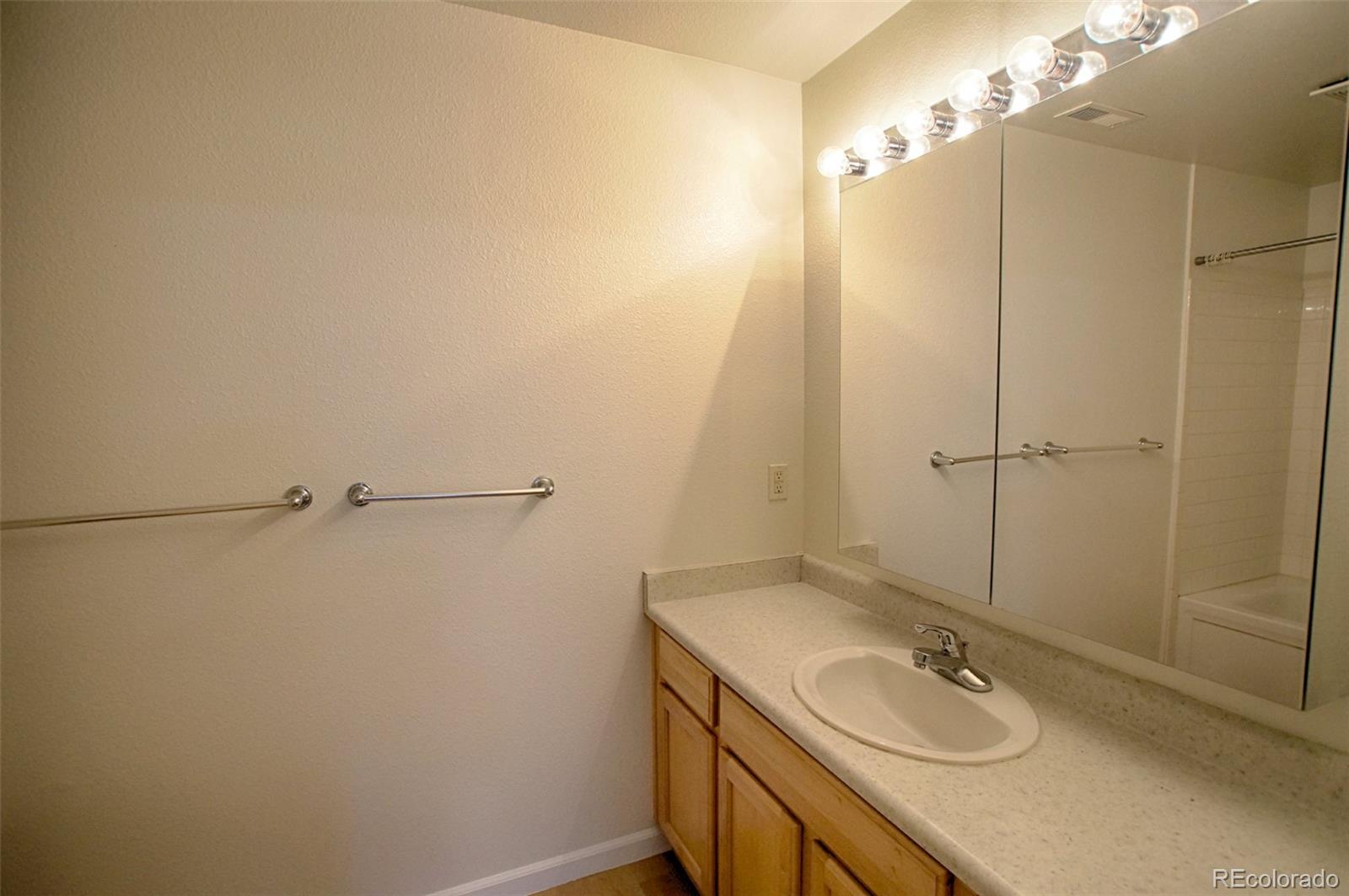 18201 E Greenwood Drive Aurora CO 80013