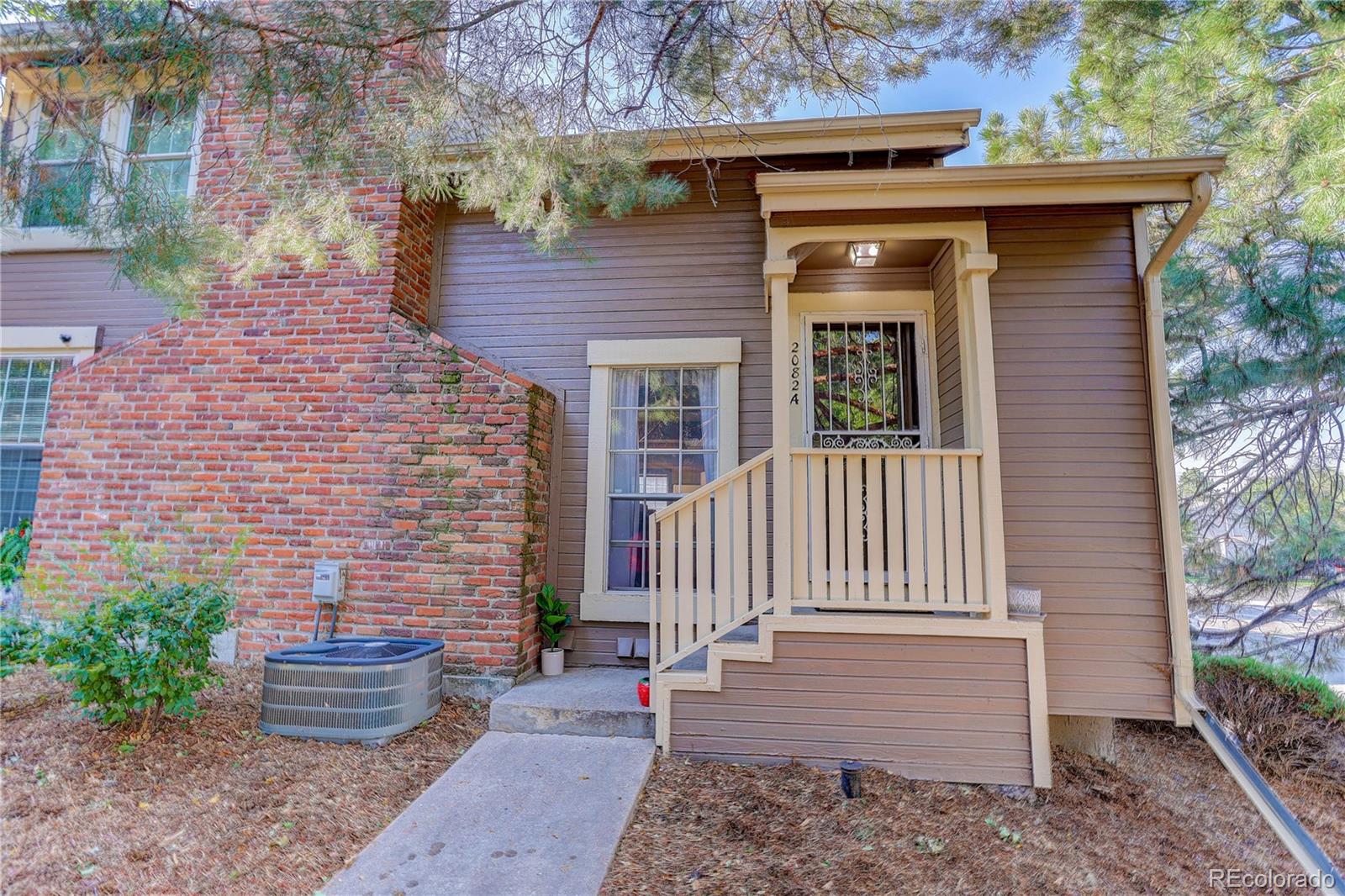 2082 S Helena Street Aurora CO 80013