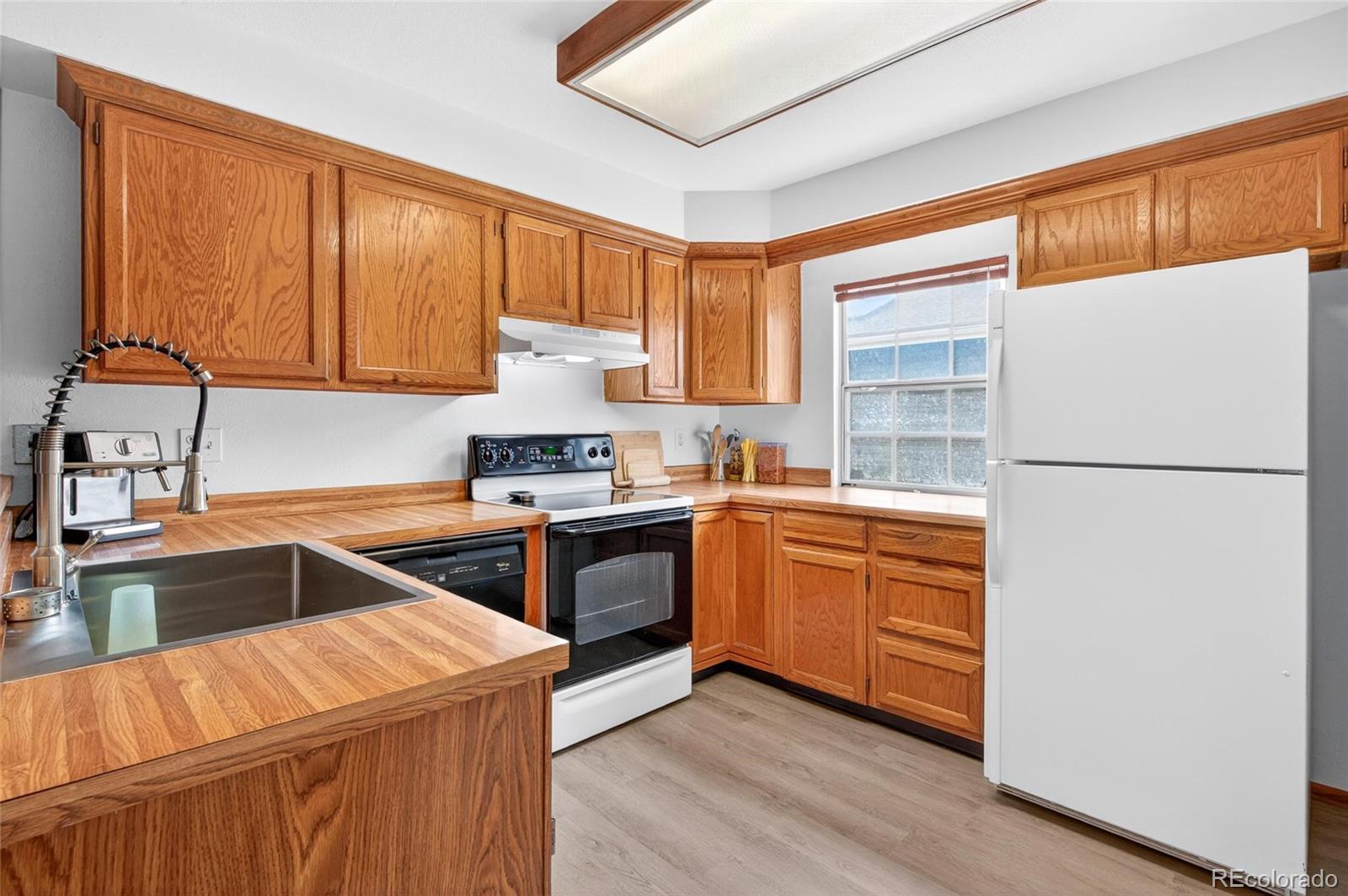 2082 S Helena Street Aurora CO 80013