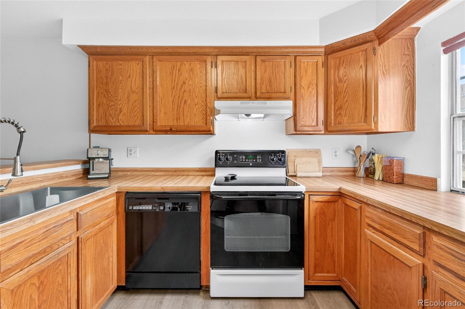 2082 S Helena Street Aurora CO 80013