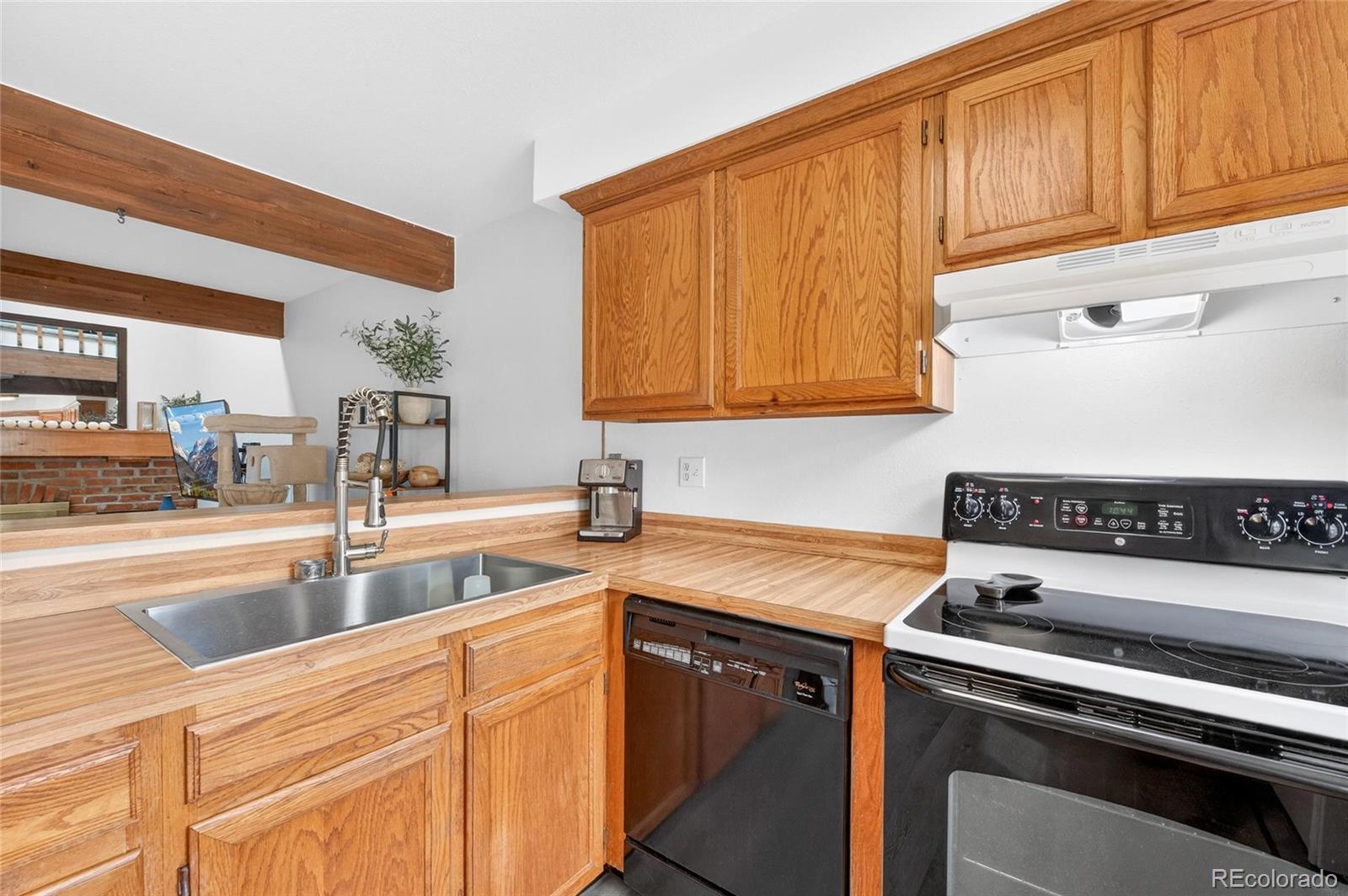 2082 S Helena Street Aurora CO 80013