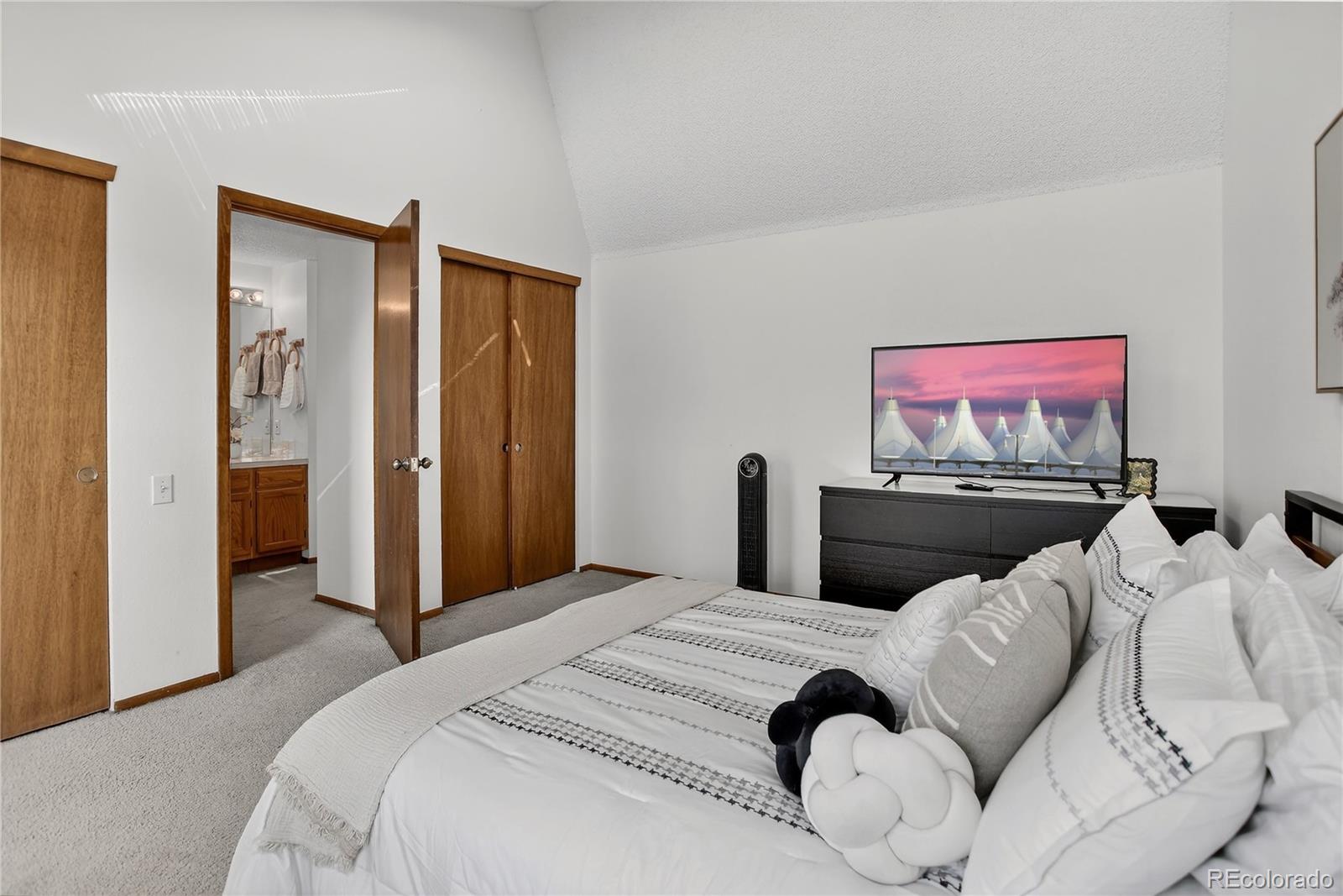 2082 S Helena Street Aurora CO 80013