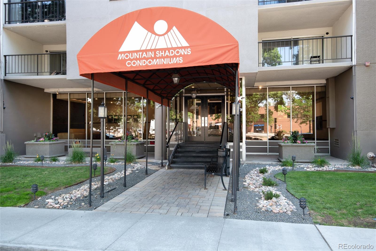 Denver CO, 2 Adams Street, Unit 1504