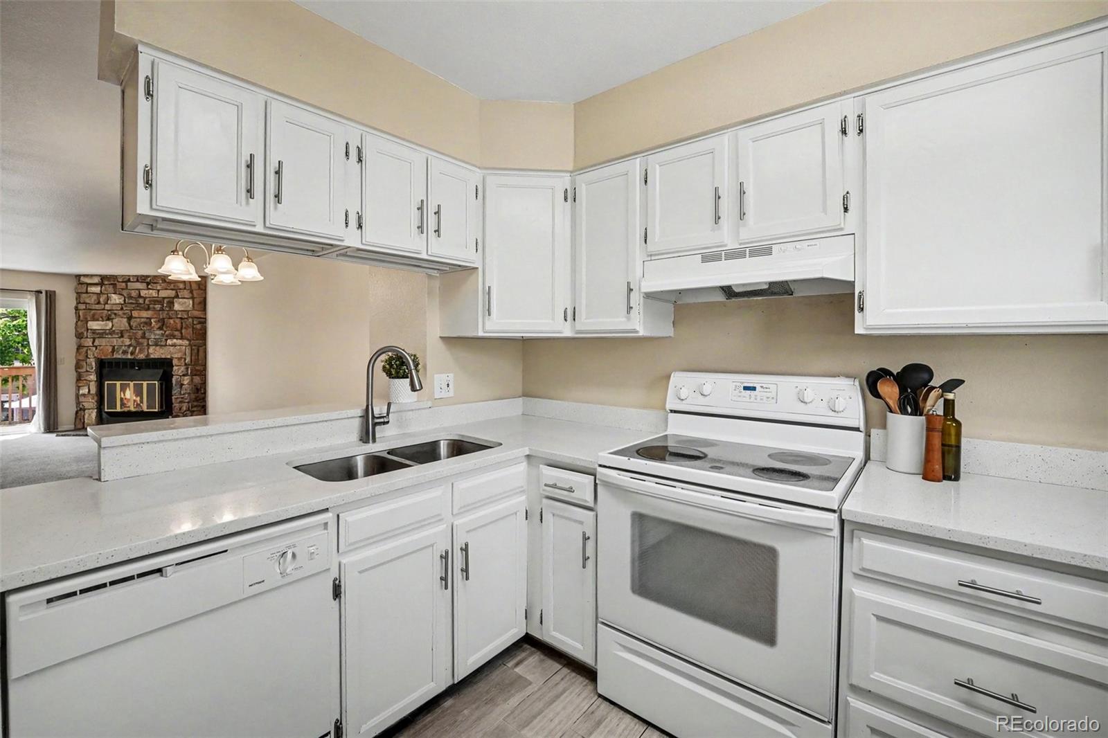 1811 S Quebec Way Denver CO 80231