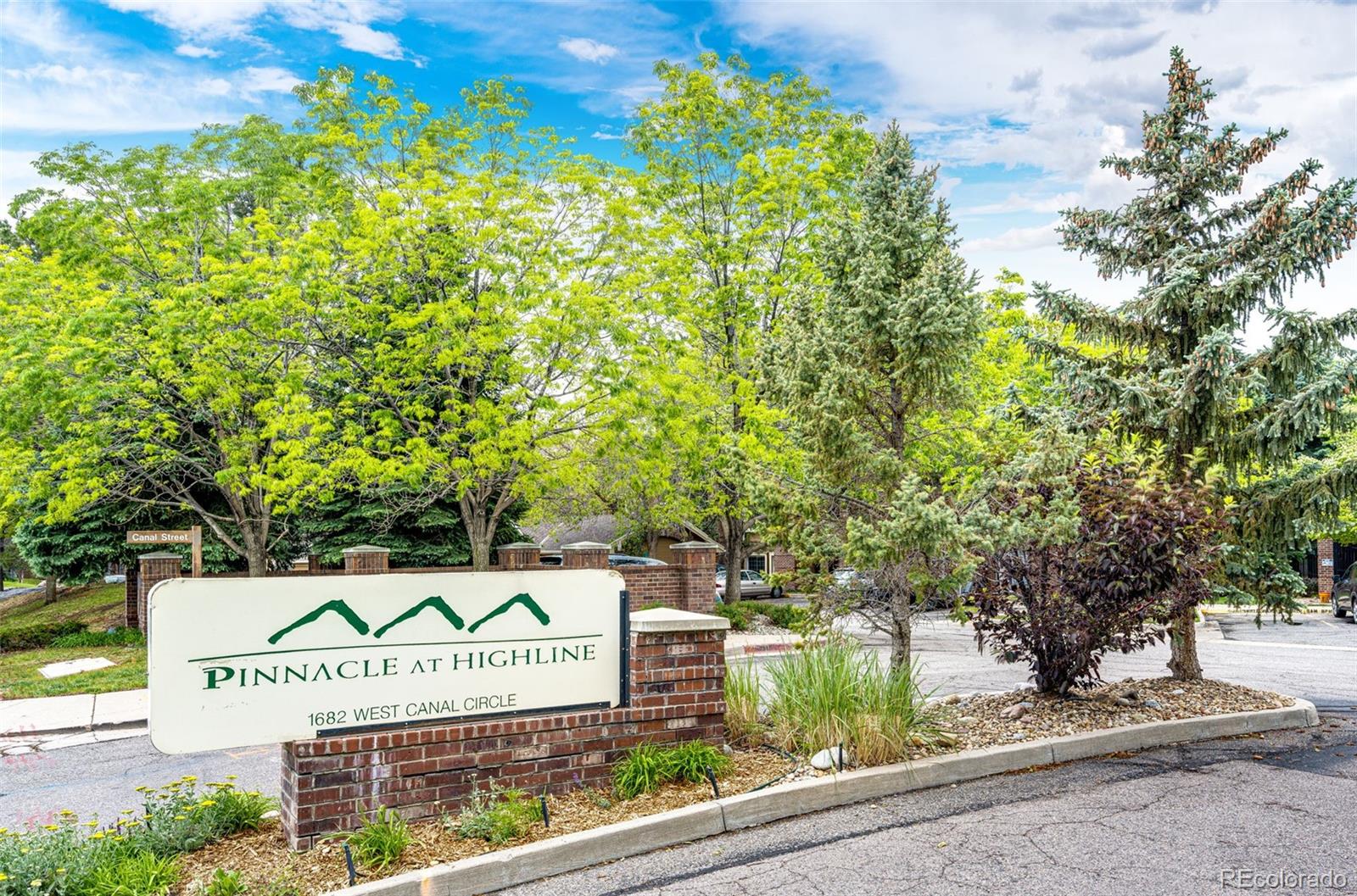1631 W Canal Circle Littleton CO 80120