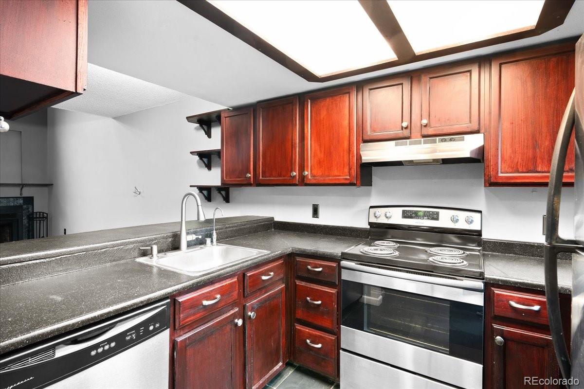 1919 S Balsam Street Lakewood CO 80227