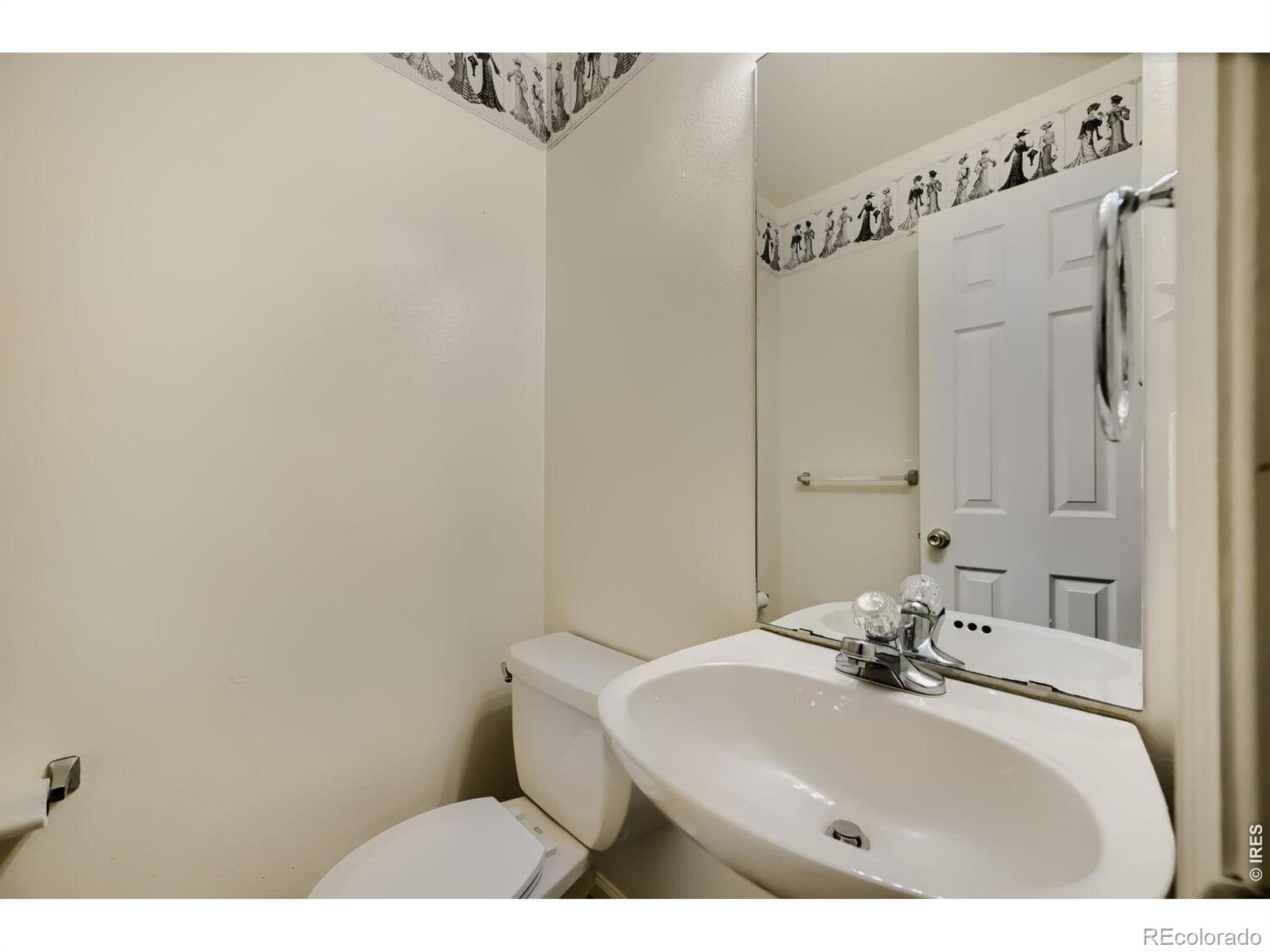 2112 Meadow Court Longmont CO 80501
