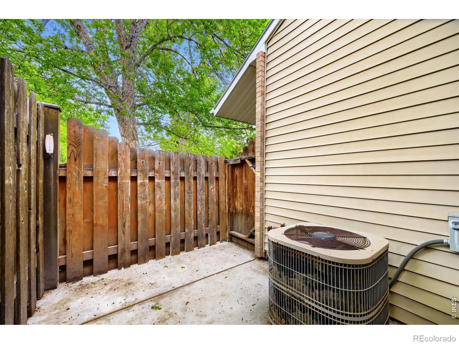 2112 Meadow Court Longmont CO 80501