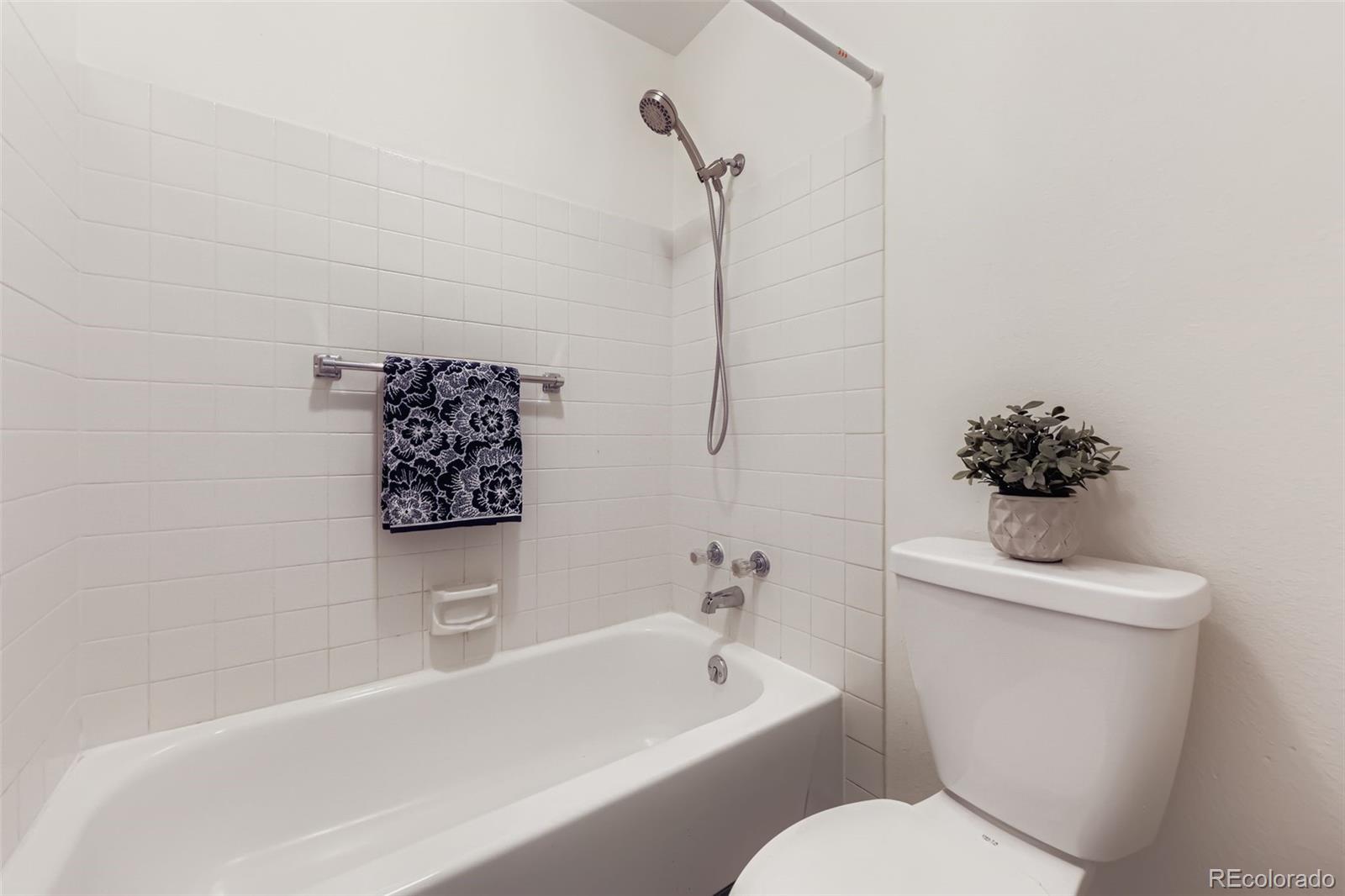 1868 S Ammons Street Lakewood CO 80232