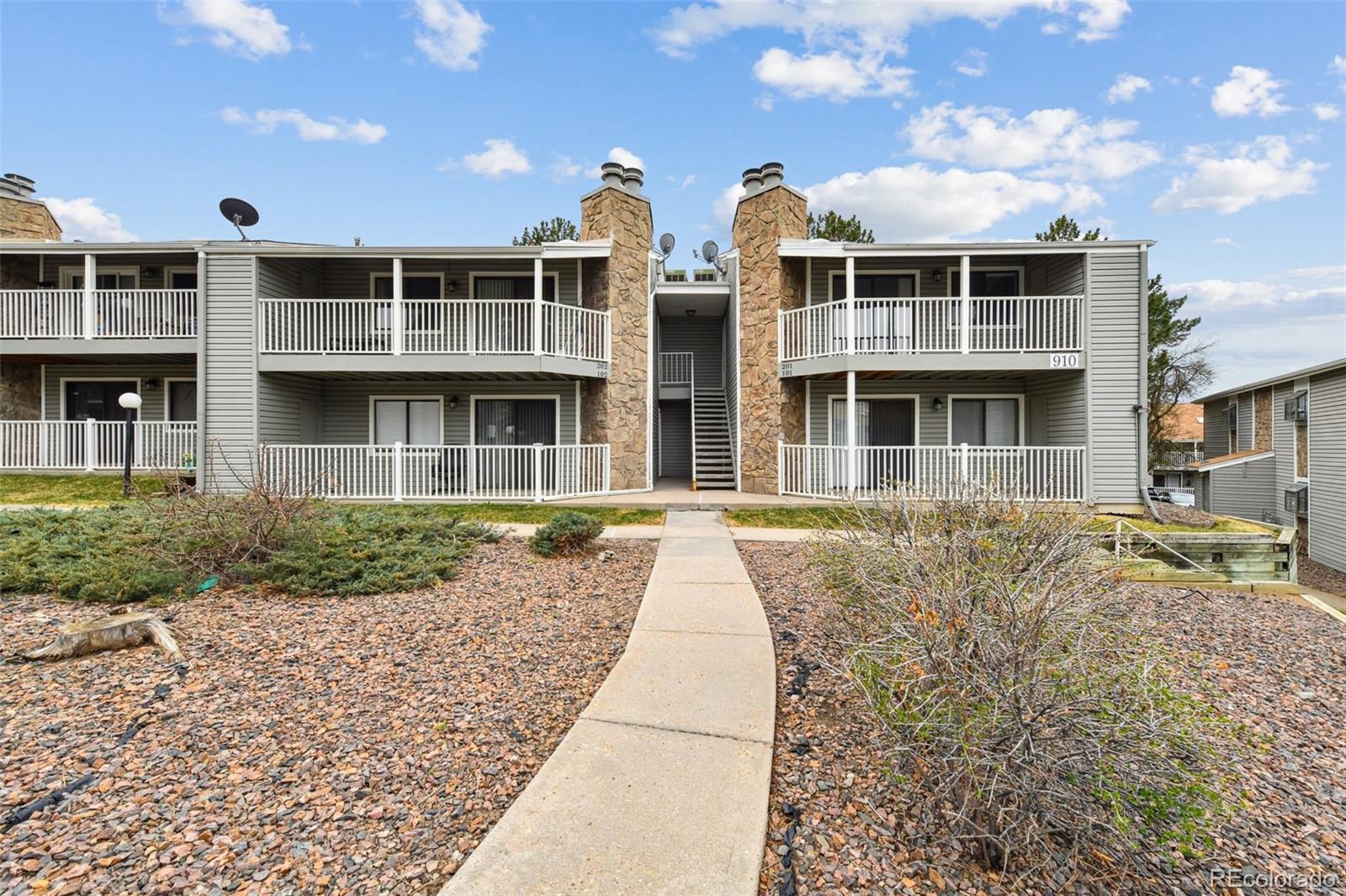 910 S Walden Street Aurora CO 80017