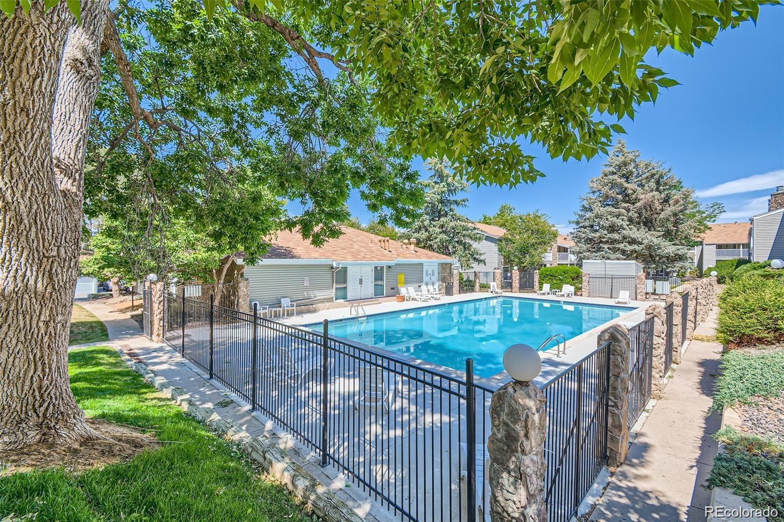 910 S Walden Street Aurora CO 80017