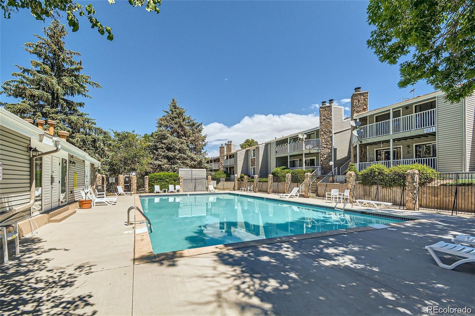 910 S Walden Street Aurora CO 80017