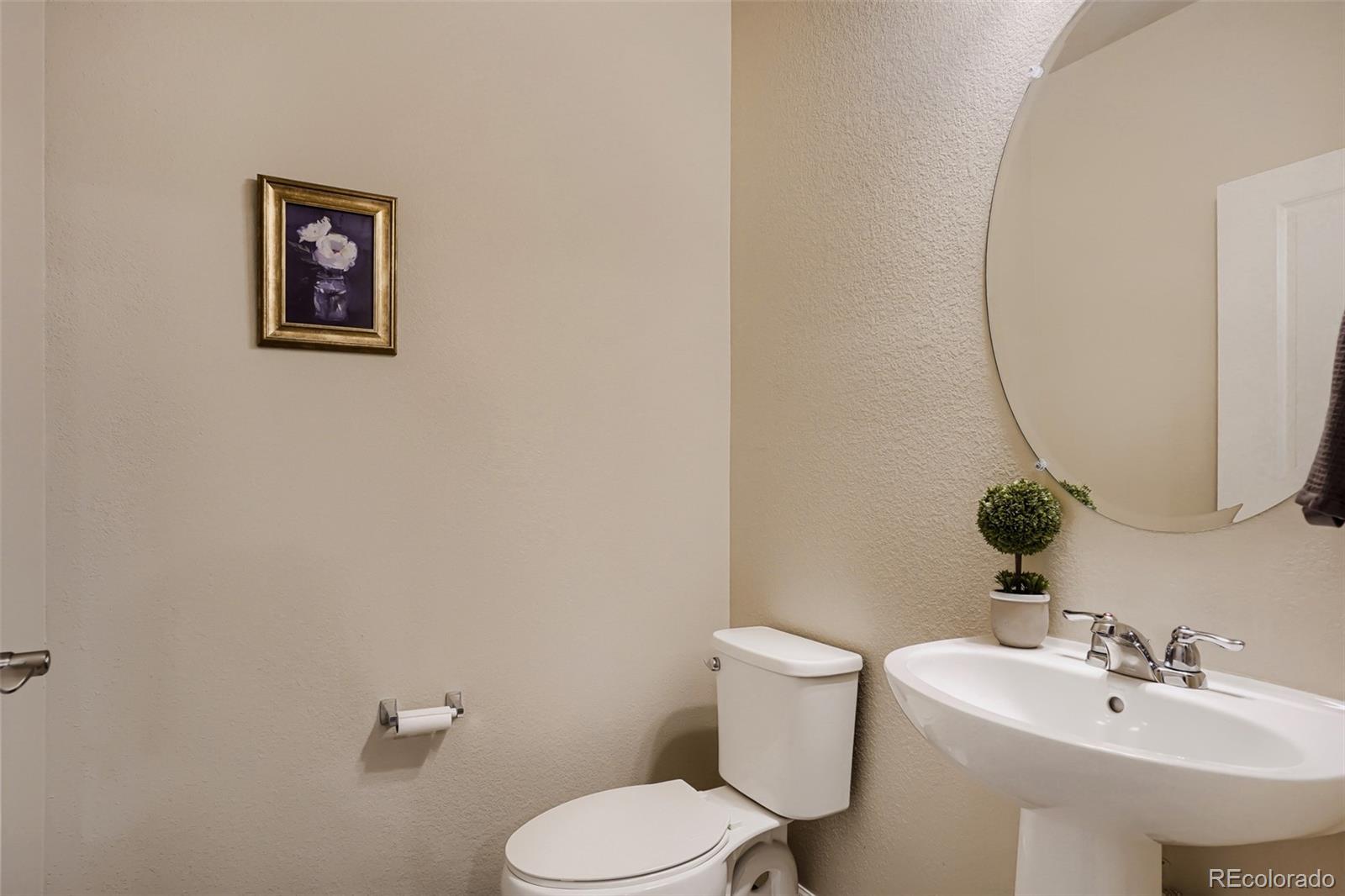 1909 S Poplar Court Denver CO 80224