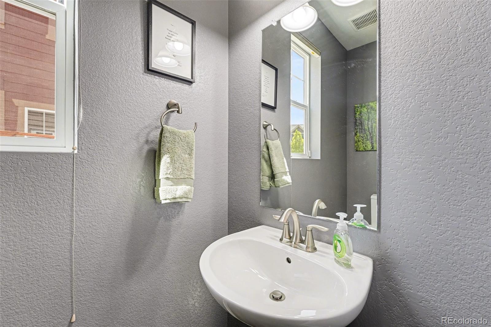 7602 S Yakima Court Aurora CO 80016