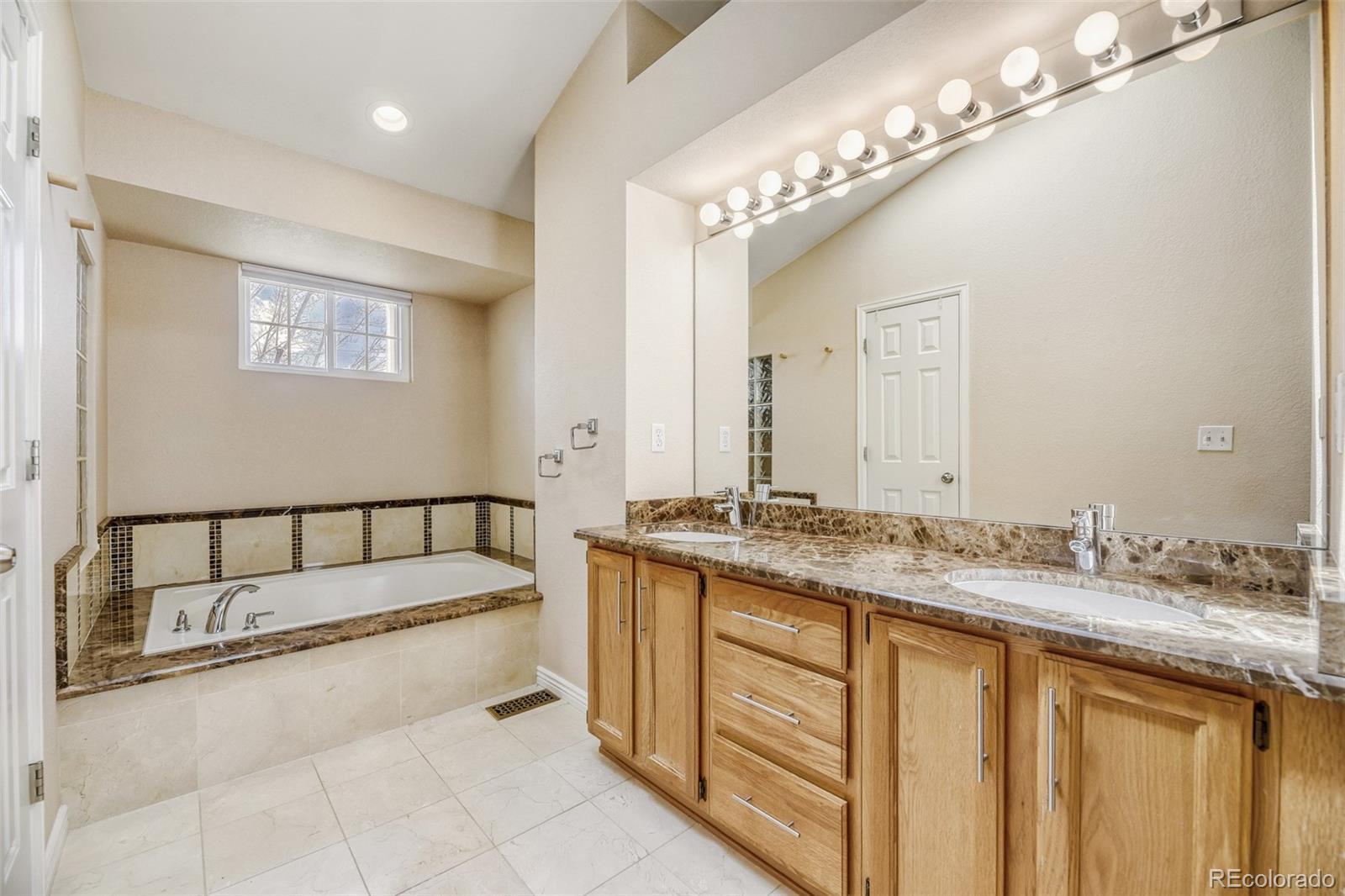2083 S Xenia Way Denver CO 80231