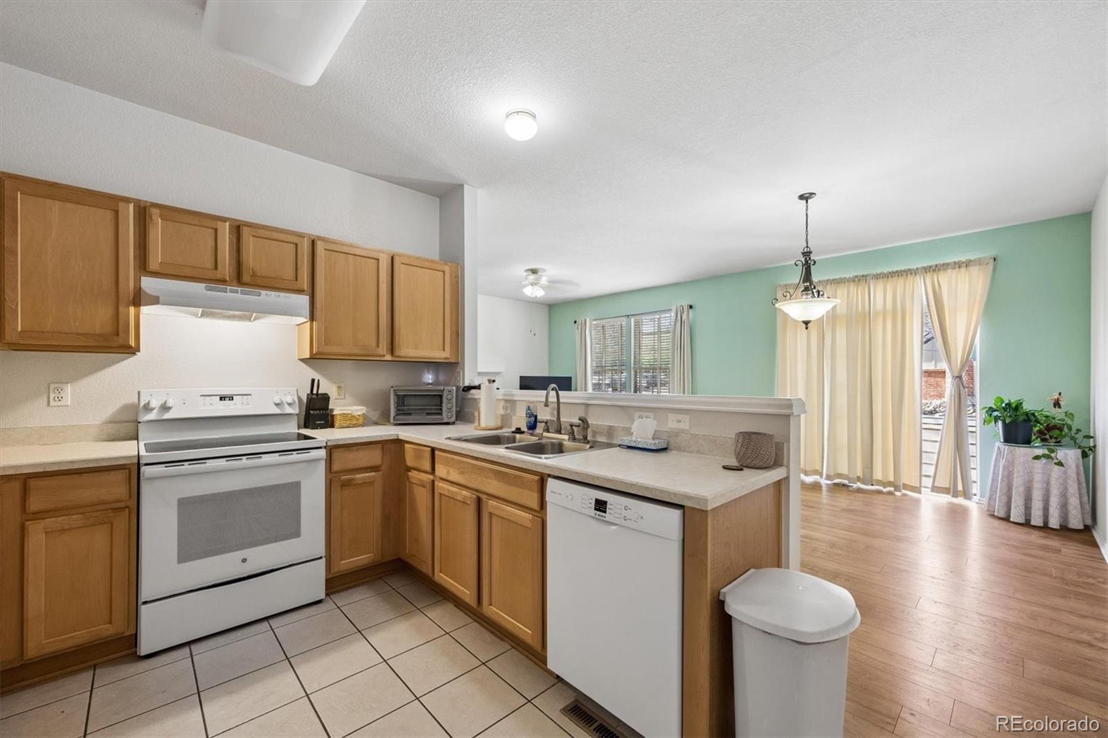 847 S Evanston Circle Aurora CO 80012