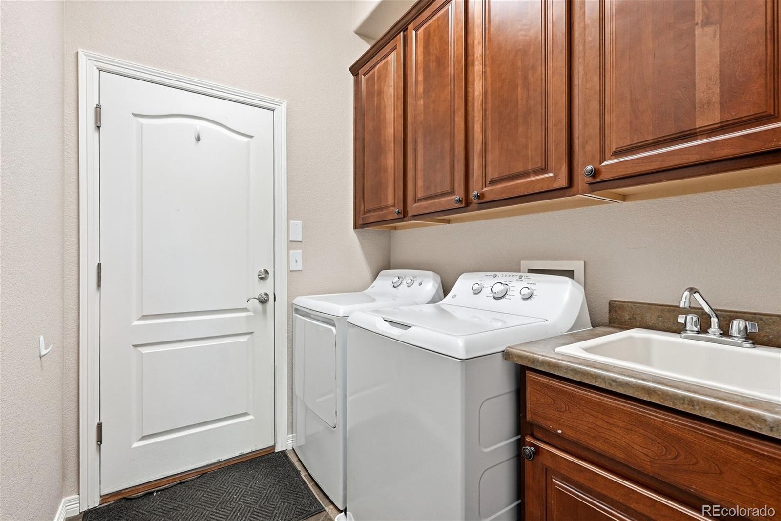 6175 S Paris Street Englewood CO 80111