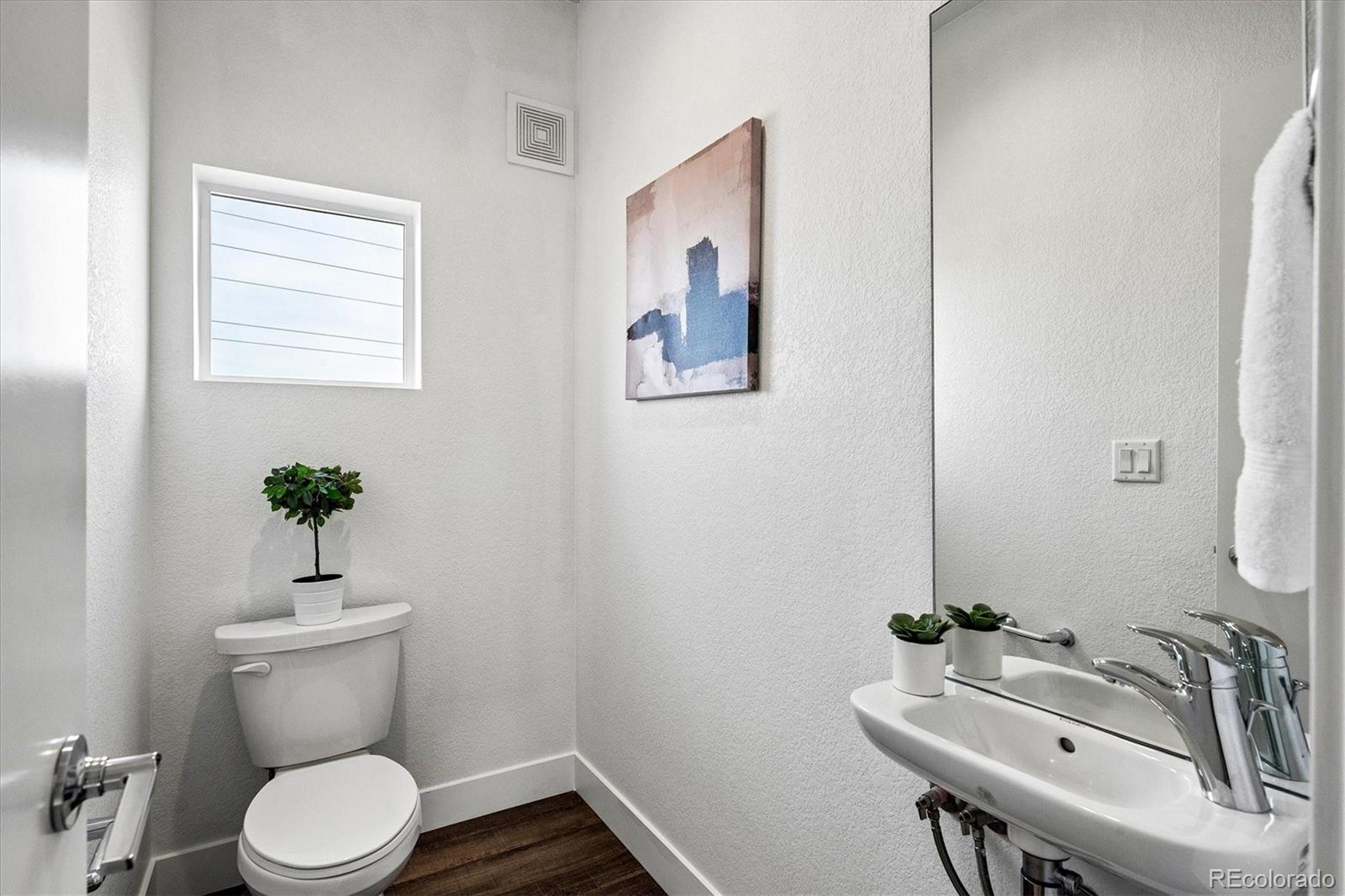 5621 W 11th Place Lakewood CO 80214