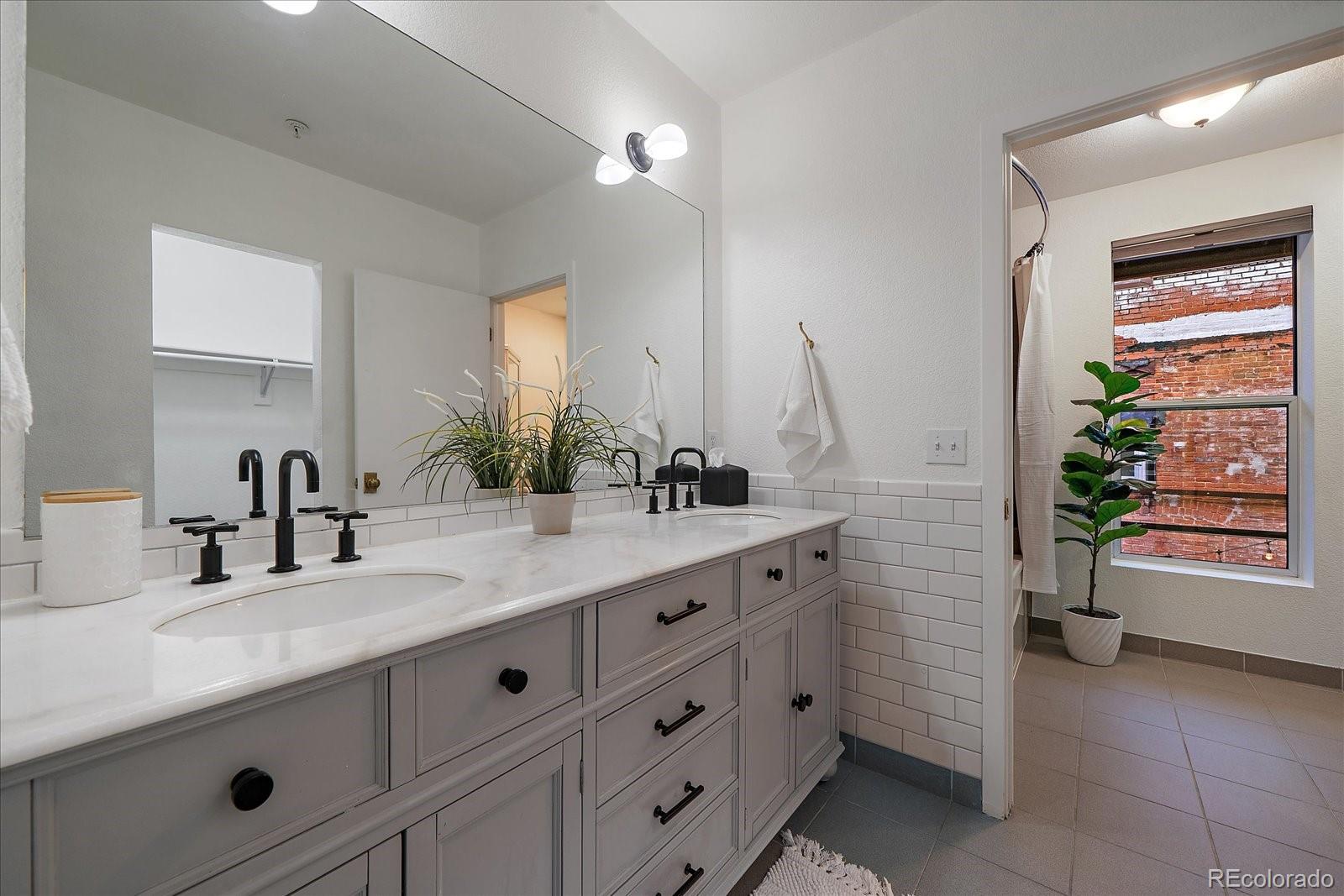 3033 Blake Street Denver CO 80205