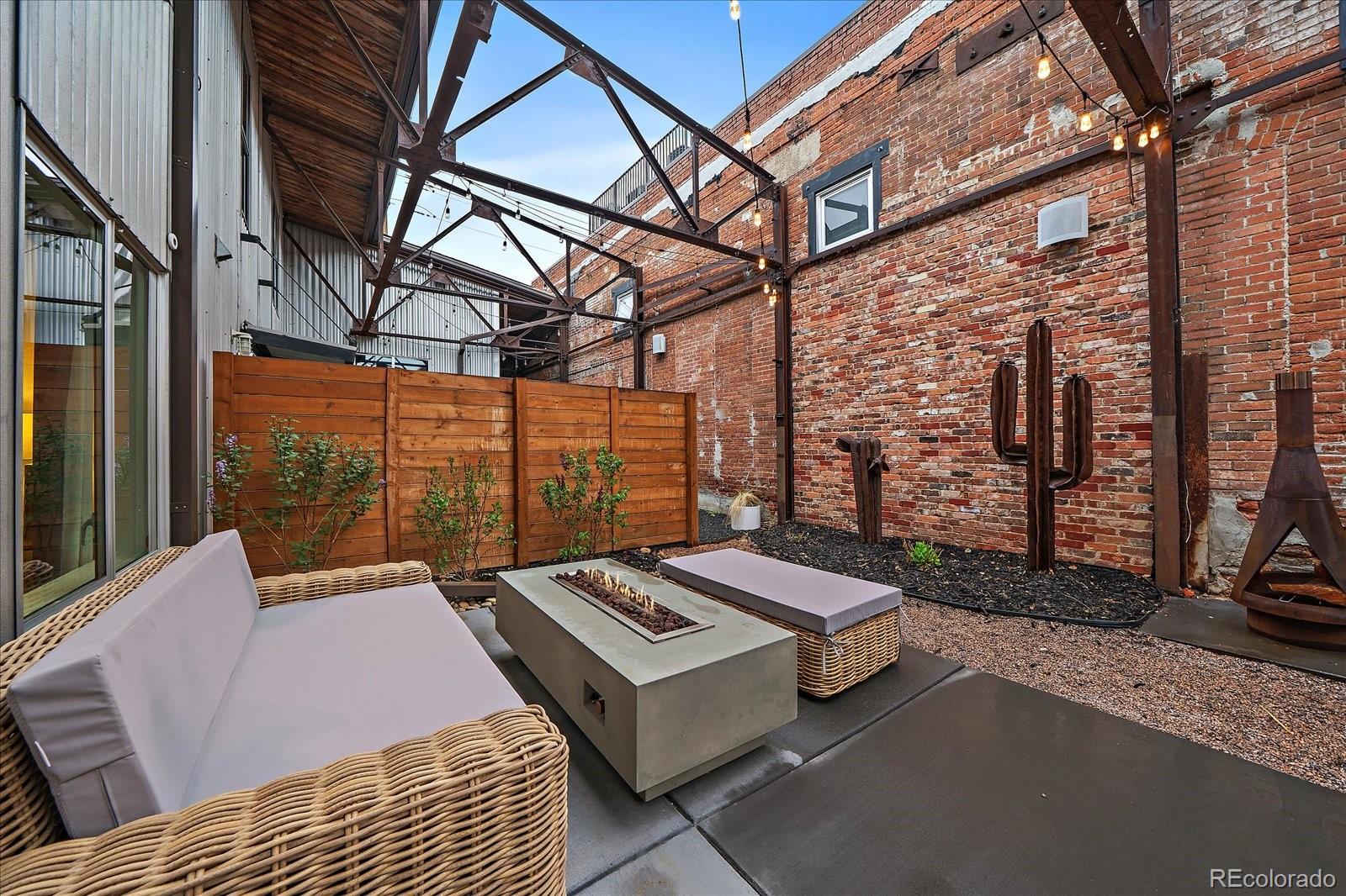3033 Blake Street Denver CO 80205