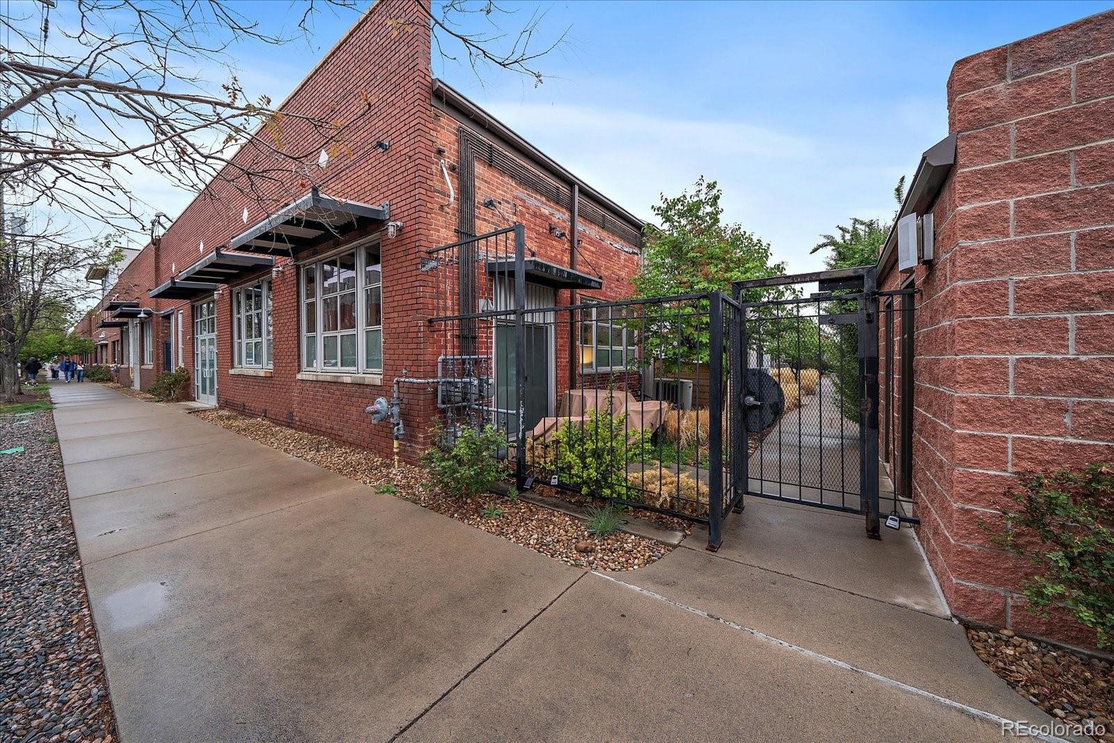 3033 Blake Street Denver CO 80205