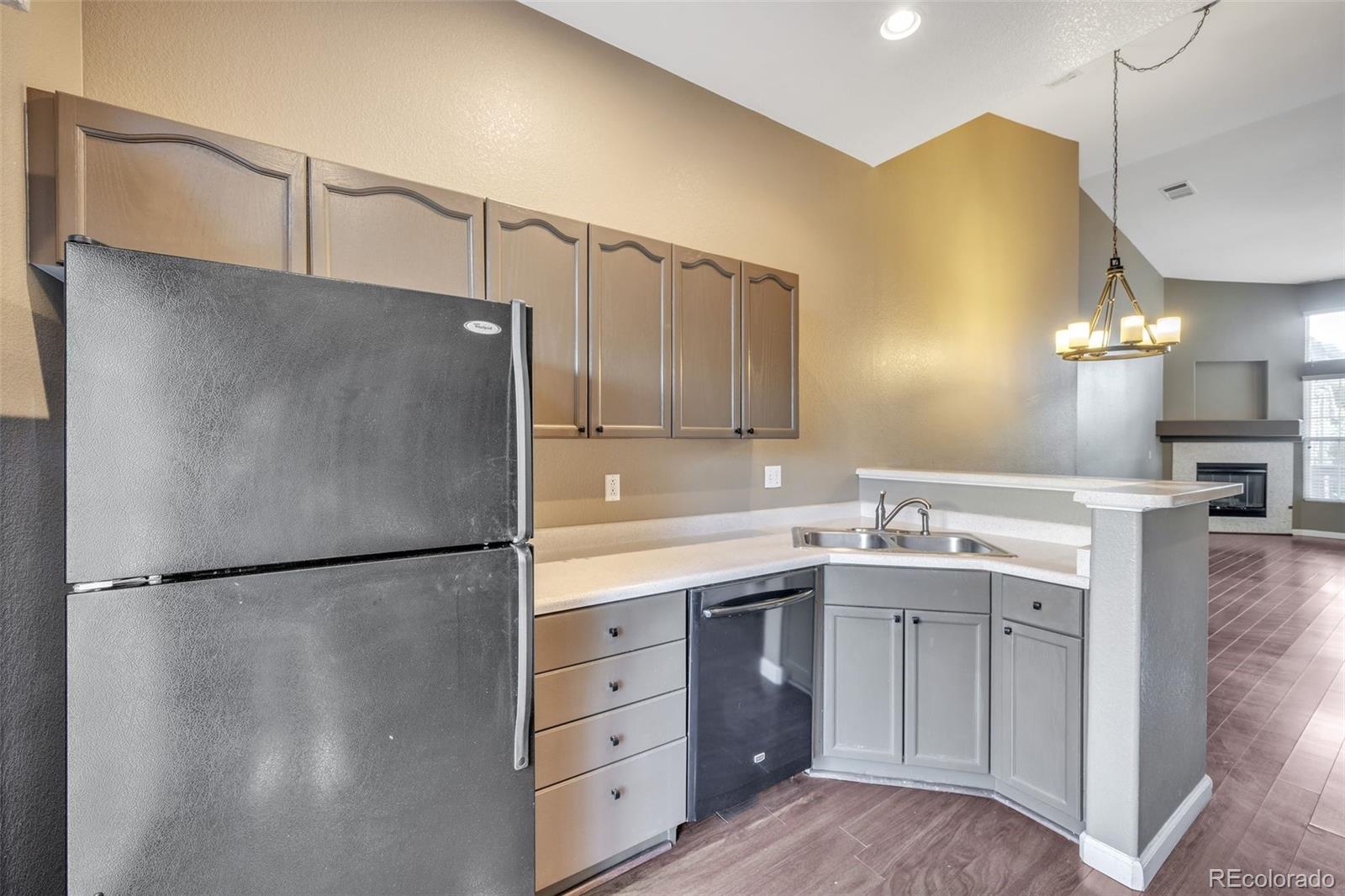 3995 S Dillon Way Aurora CO 80014