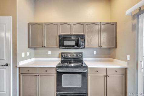 3995 S Dillon Way Aurora CO 80014