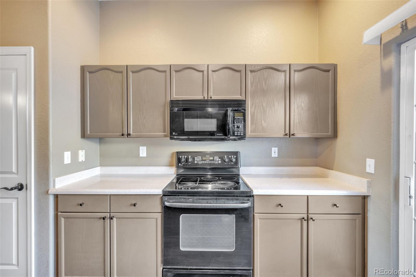 3995 S Dillon Way Aurora CO 80014