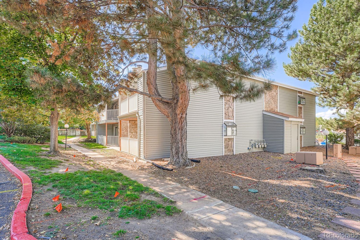 908 S Walden Way Aurora CO 80017