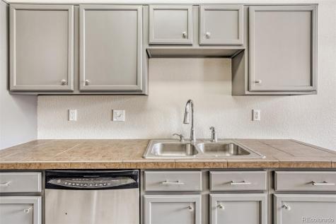 22560 E Ontario Drive Aurora CO 80016