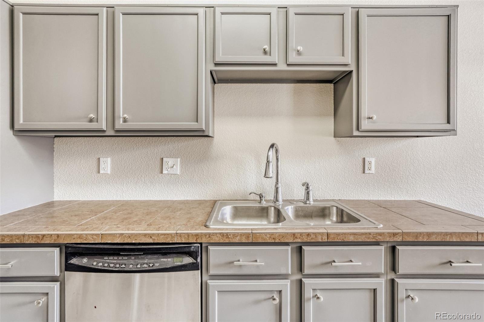 22560 E Ontario Drive Aurora CO 80016