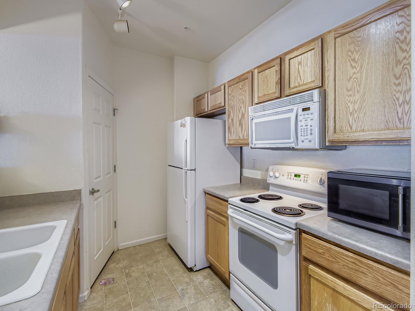 5255 Memphis Street Denver CO 80239