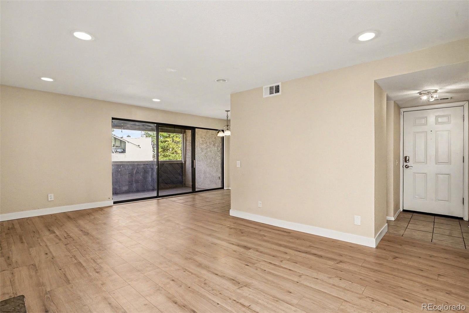 9867 E Peakview Avenue Englewood CO 80111