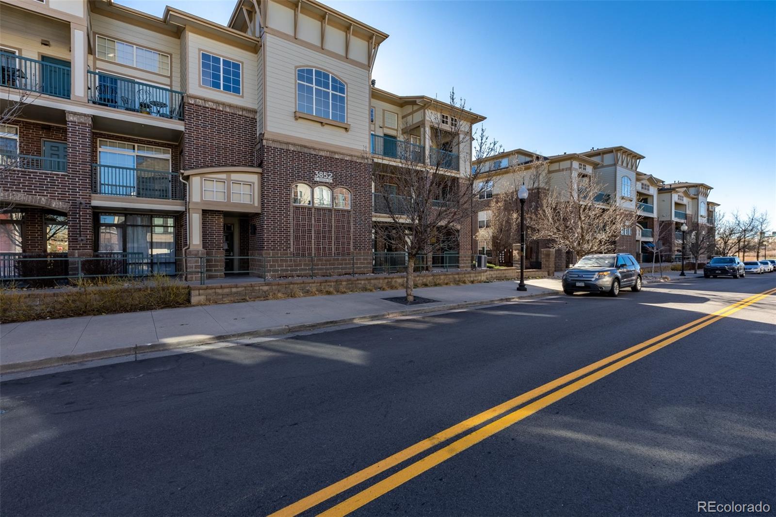 3852 S Dallas Street Aurora CO 80014