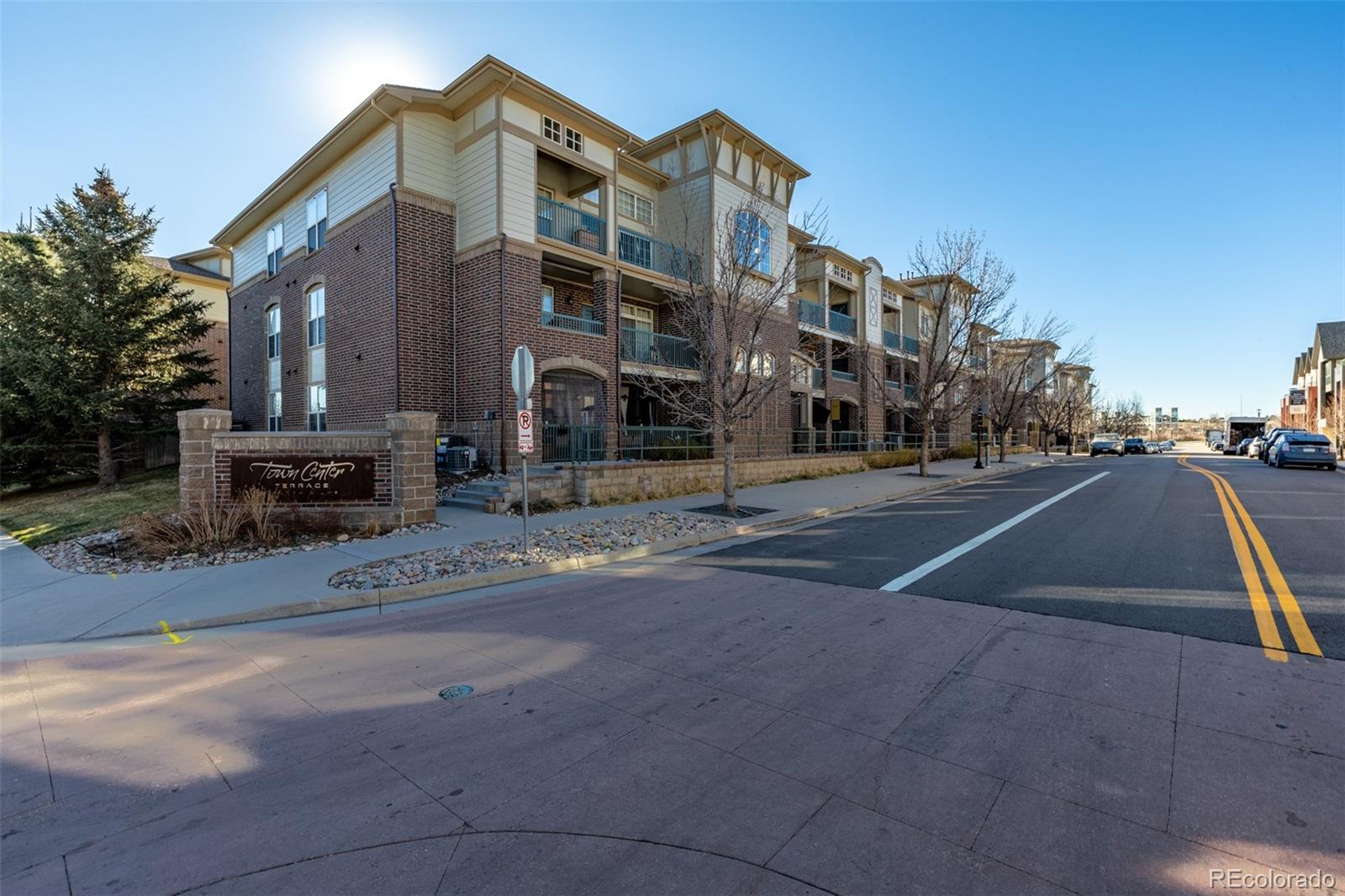 3852 S Dallas Street Aurora CO 80014