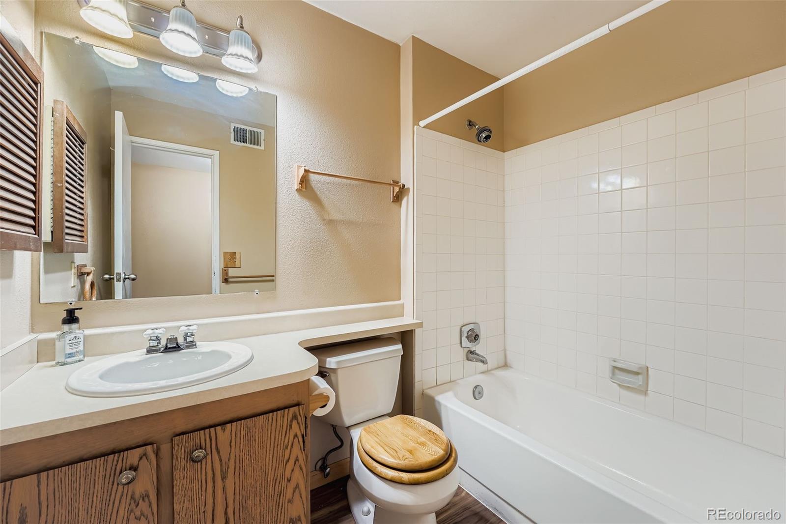 1876 S Pitkin Circle Aurora CO 80017