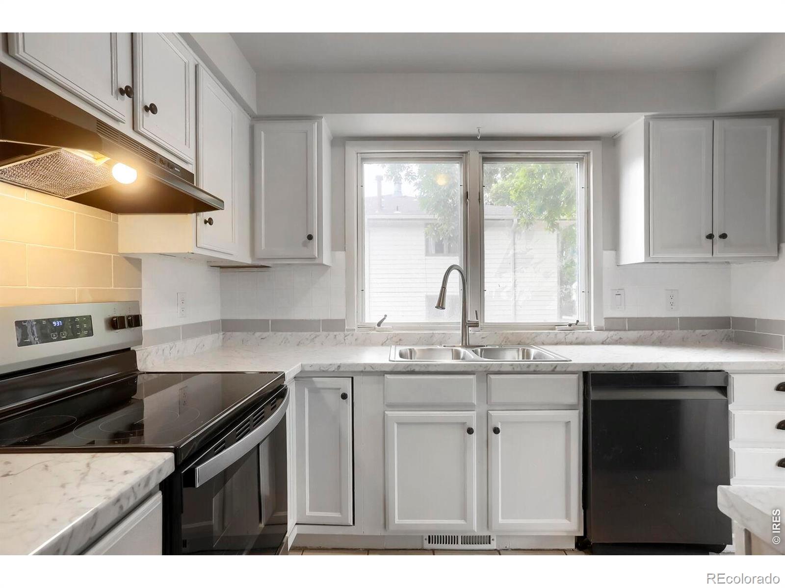 2123 Meadow Court Longmont CO 80501