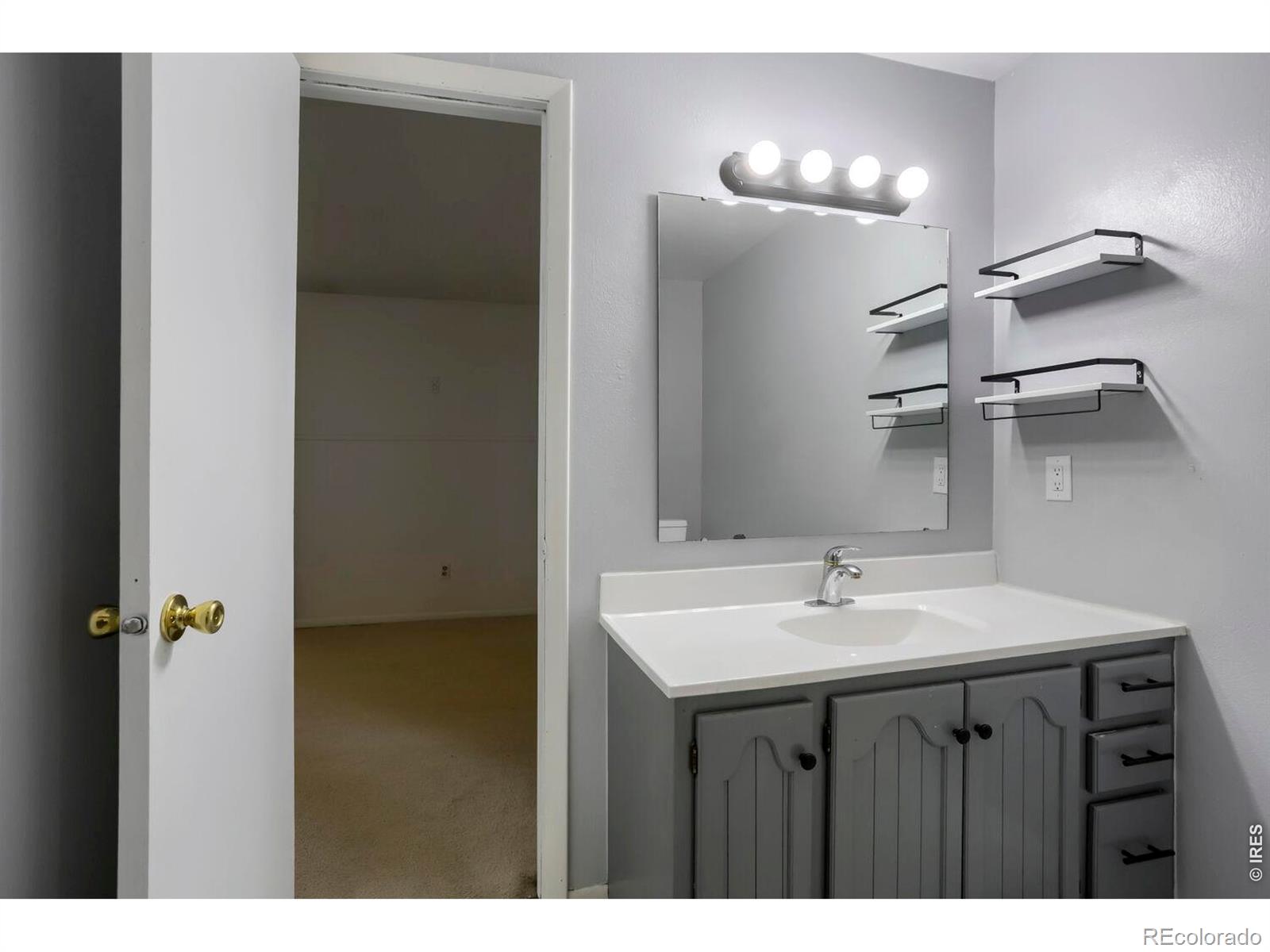 2123 Meadow Court Longmont CO 80501