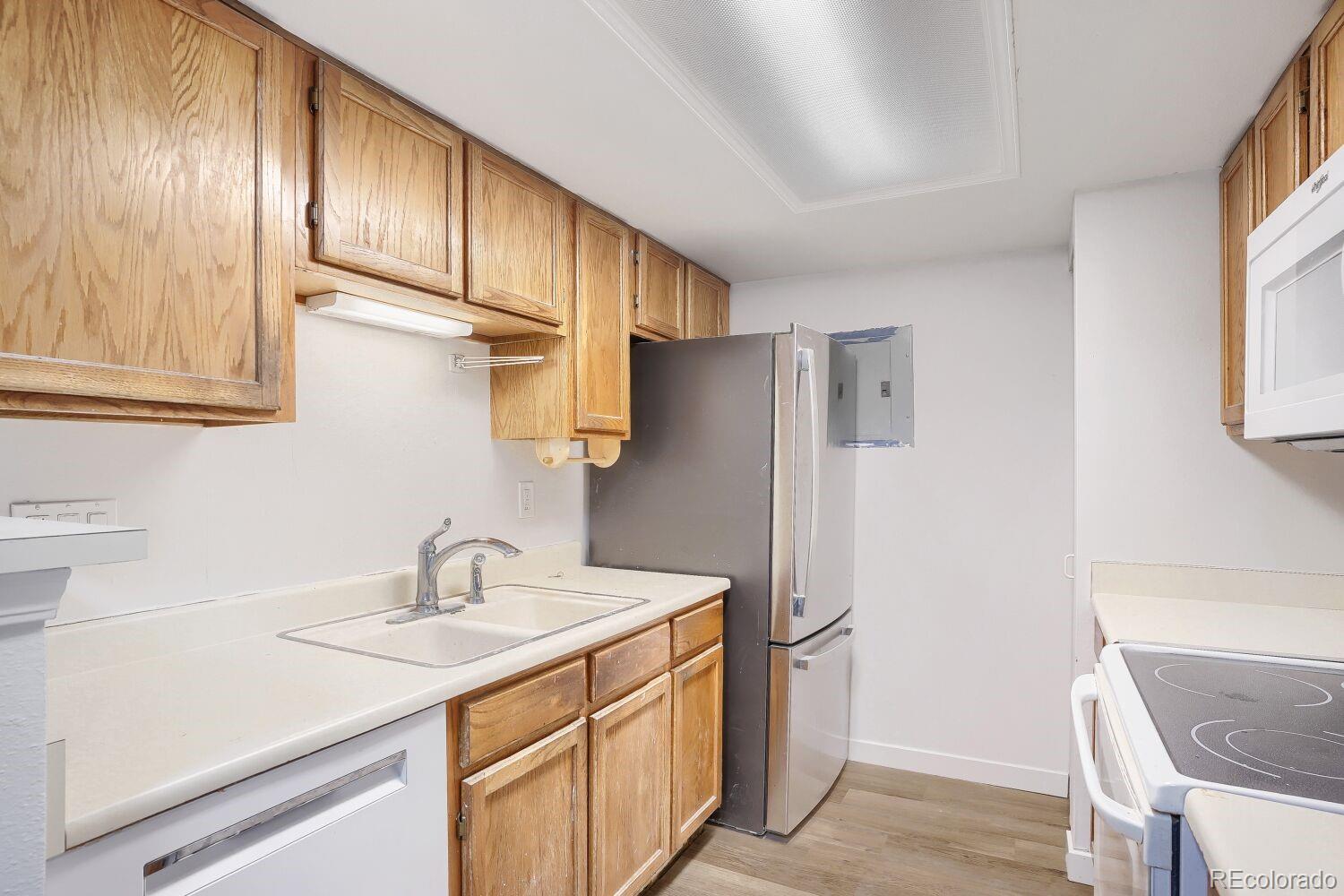8335 Fairmount Drive Denver CO 80247