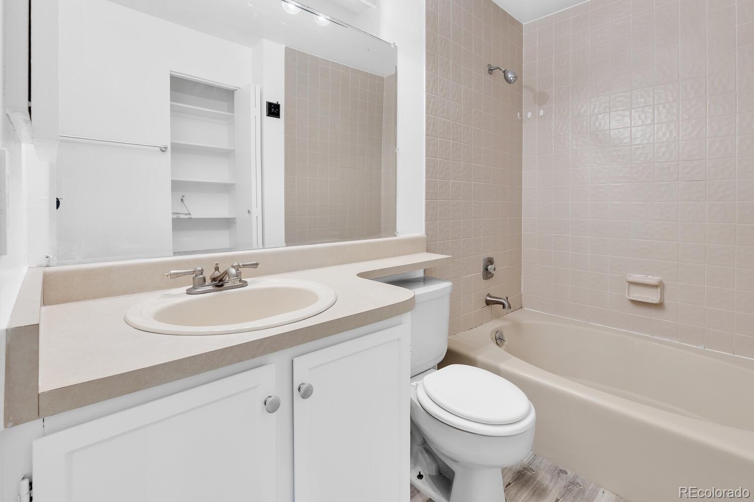 908 S Walden Way Aurora CO 80017